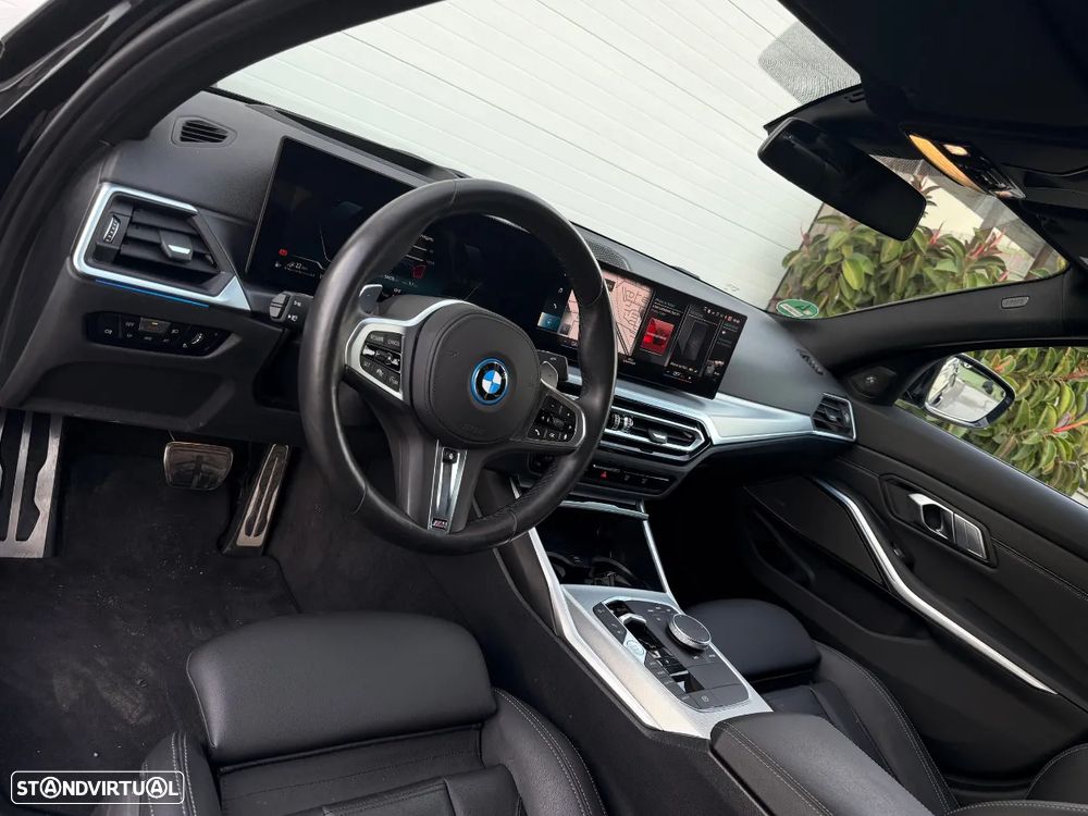 BMW 330 e Aut. M Sport - 17