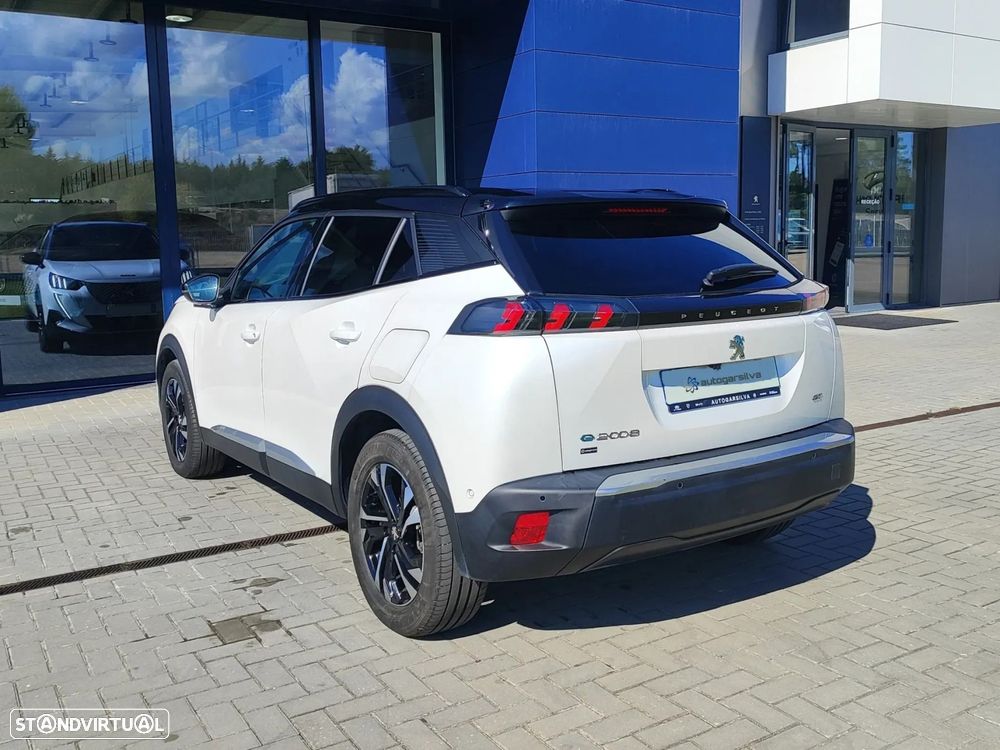 Peugeot e-2008 50 kWh GT - 5