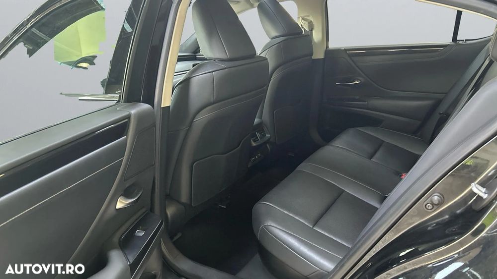 Lexus Seria ES 300h Executive Line - 8