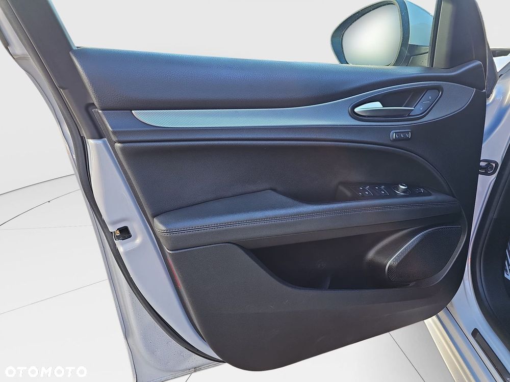 Alfa Romeo Stelvio 2.0 Turbo Veloce TI Q4 - 16