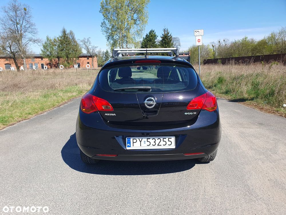 Opel Astra 2011 photo 5