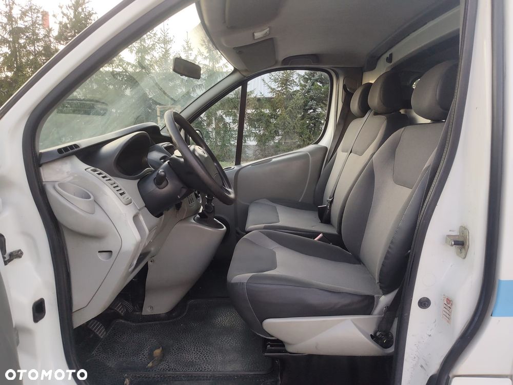 Renault Trafic - 12