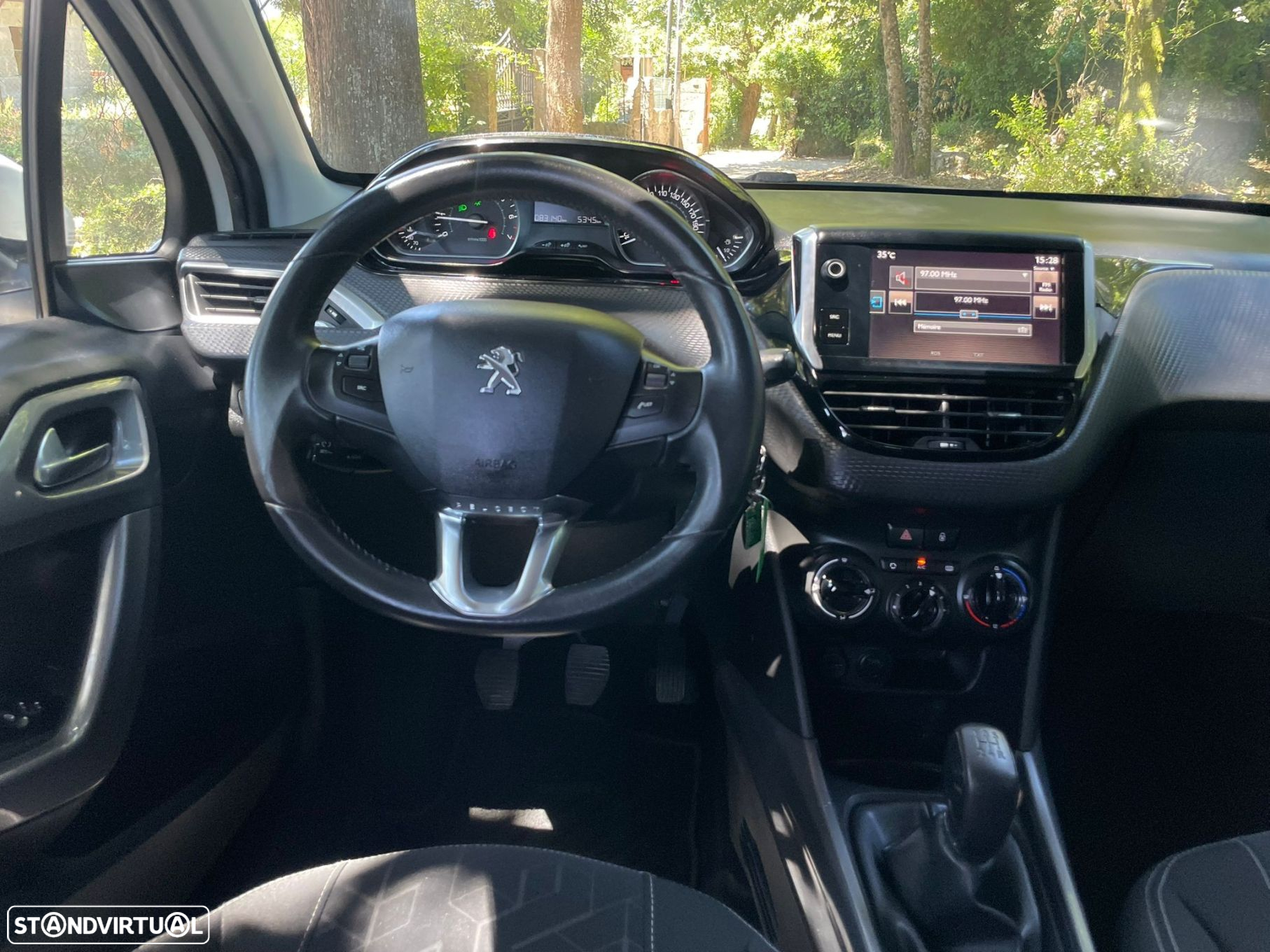Peugeot 2008 1.2 PureTech Allure - 38