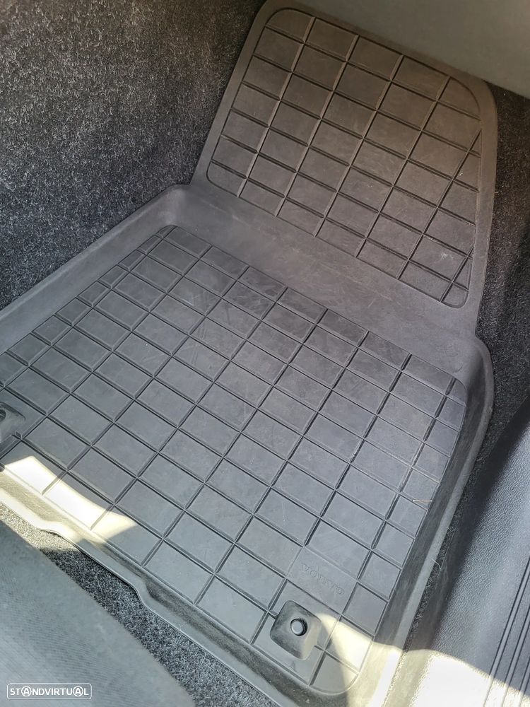 Volvo XC 40 1.5 T3 Tech Edition - 32