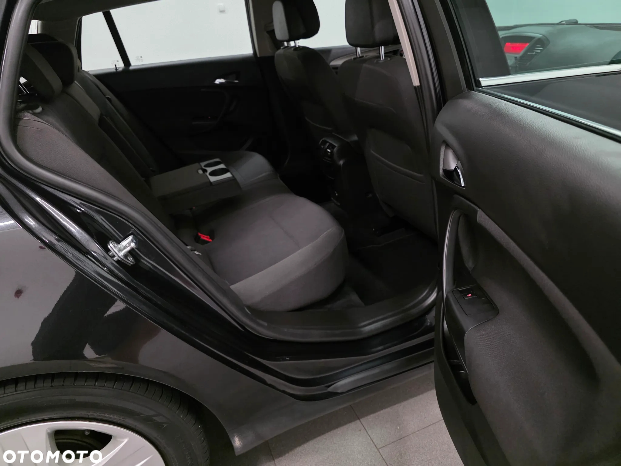 Opel Insignia 1.6 Turbo Sports Tourer - 27