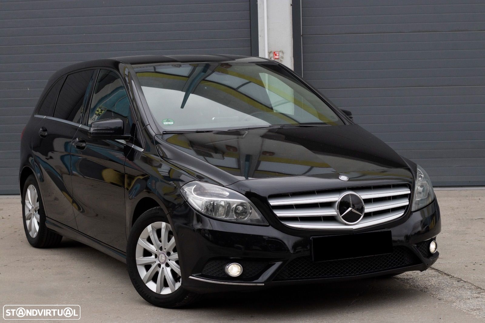 Mercedes-Benz B 200 d AMG Line - 1