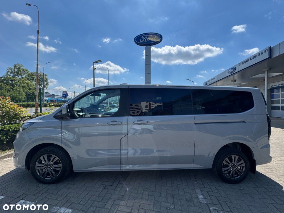 Ford Tourneo Custom - 2