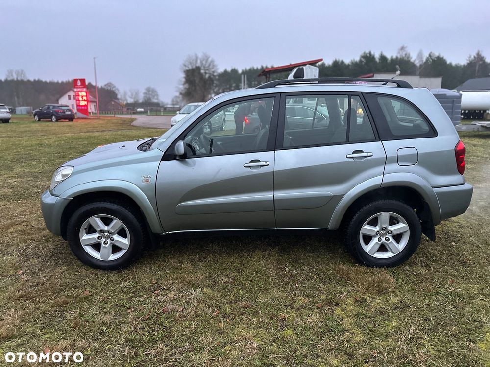 Toyota RAV4 2.0 D-4D 4x4 - 4