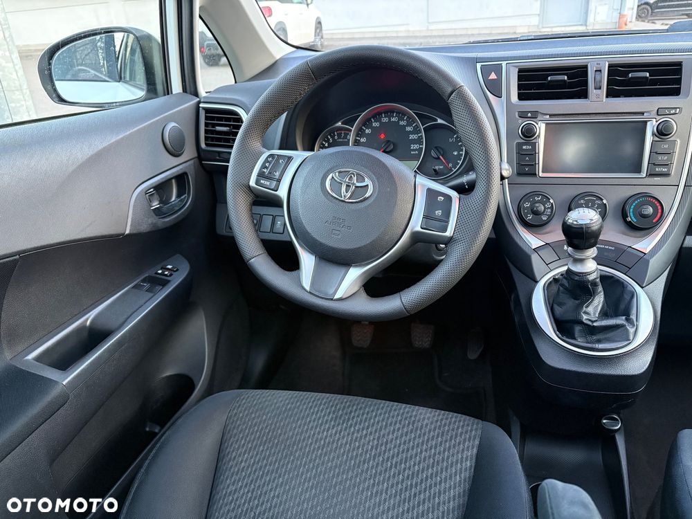 Toyota Verso S 1.33 Premium - 23