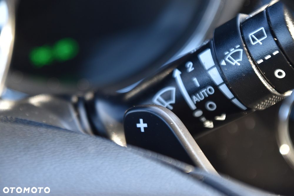 Kia Ceed 1.6 GDI DCT Platinum Edition - 26