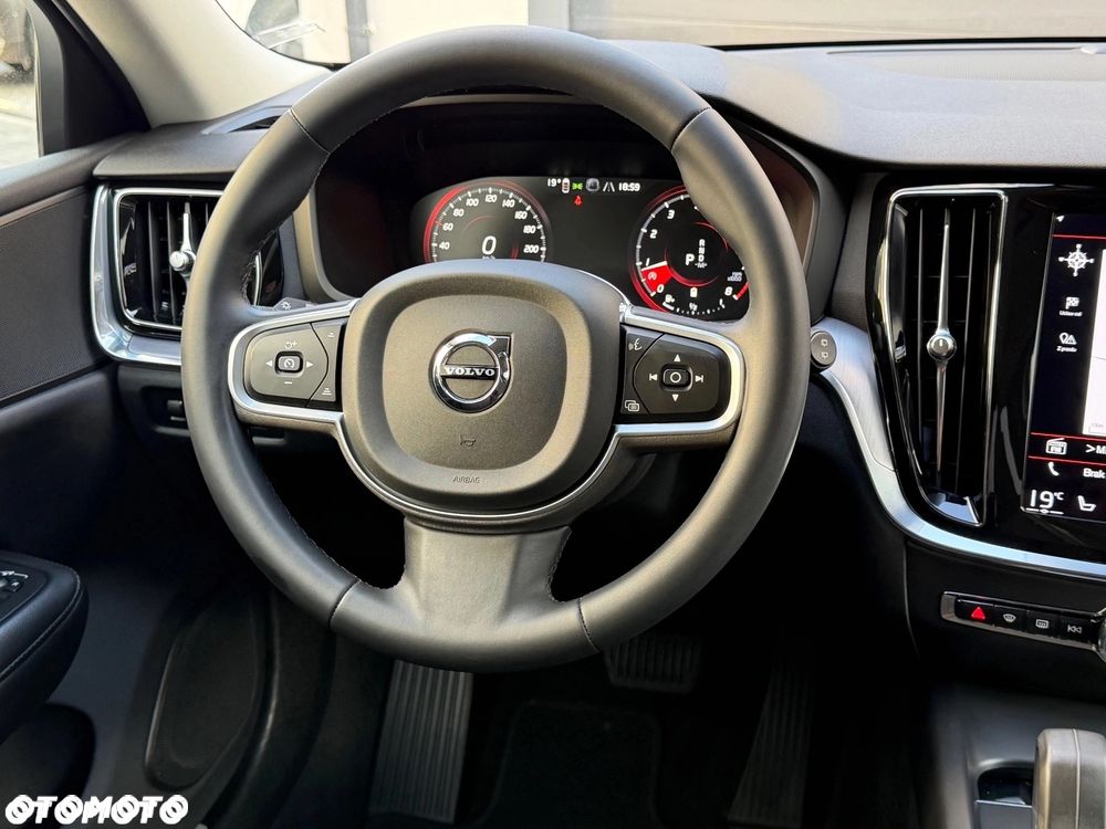 Volvo V60 B3 B DKG Momentum - 23