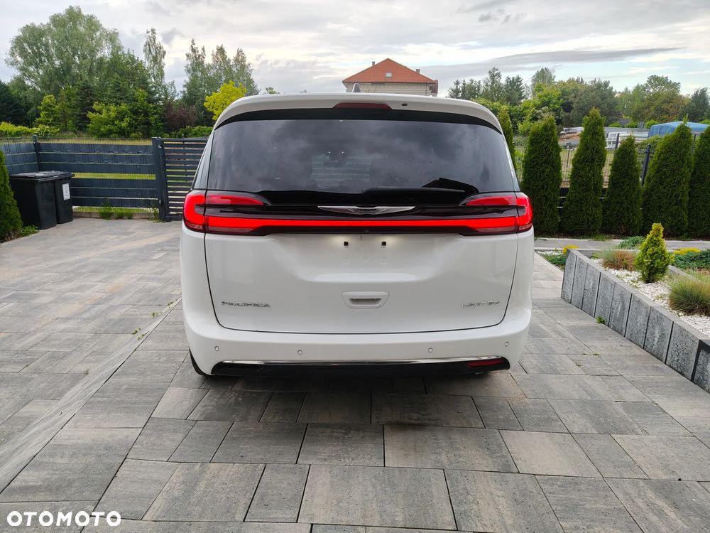 Chrysler Pacifica - 8