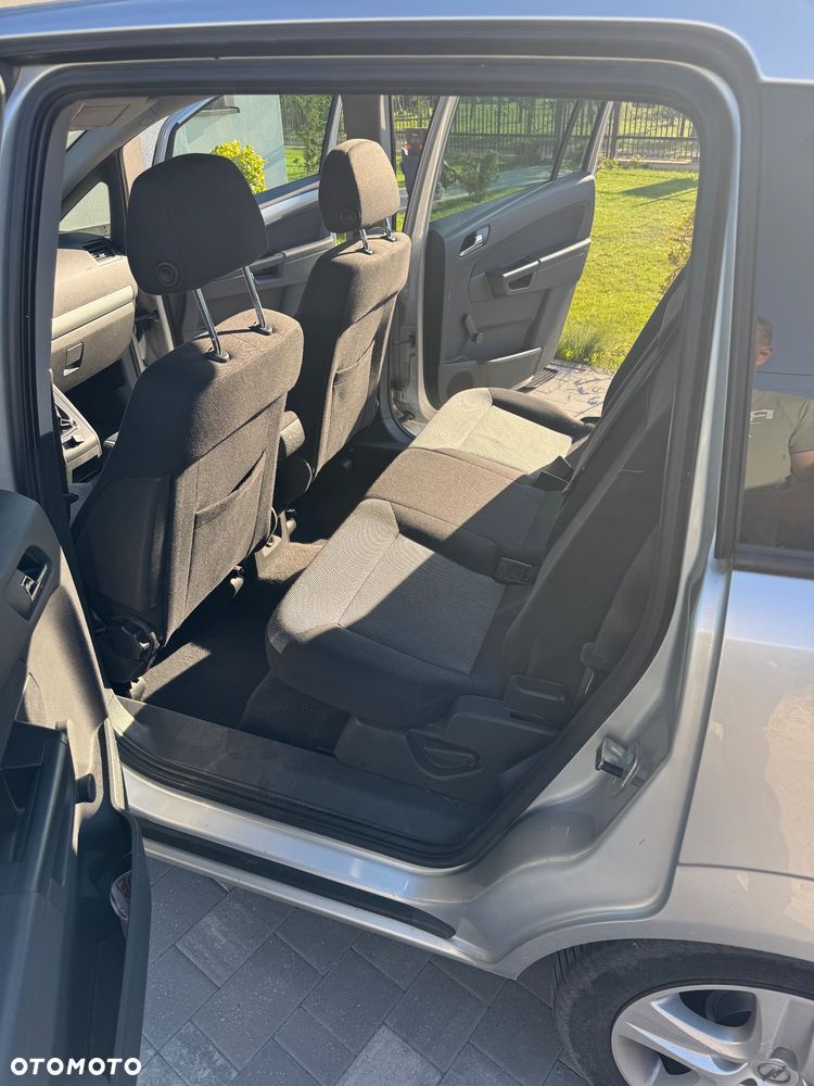 Opel Zafira 1.8 Enjoy - 16