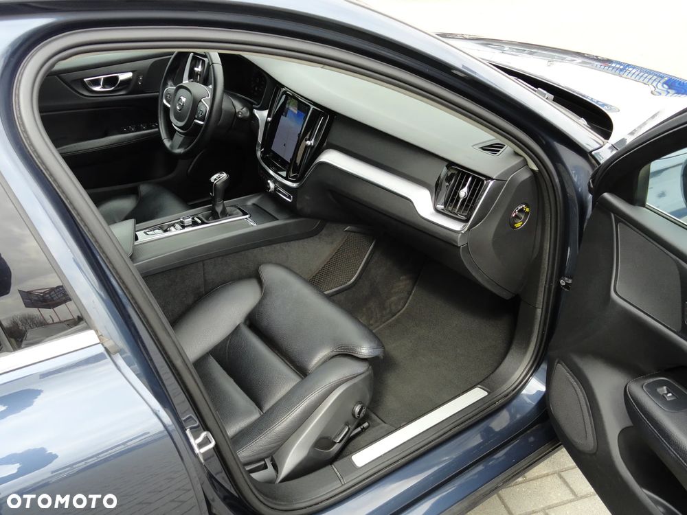 Volvo V60 D3 Drive-E Dynamic Edition (Momentum) - 9