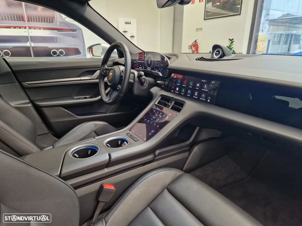 Porsche Taycan Standard - 29