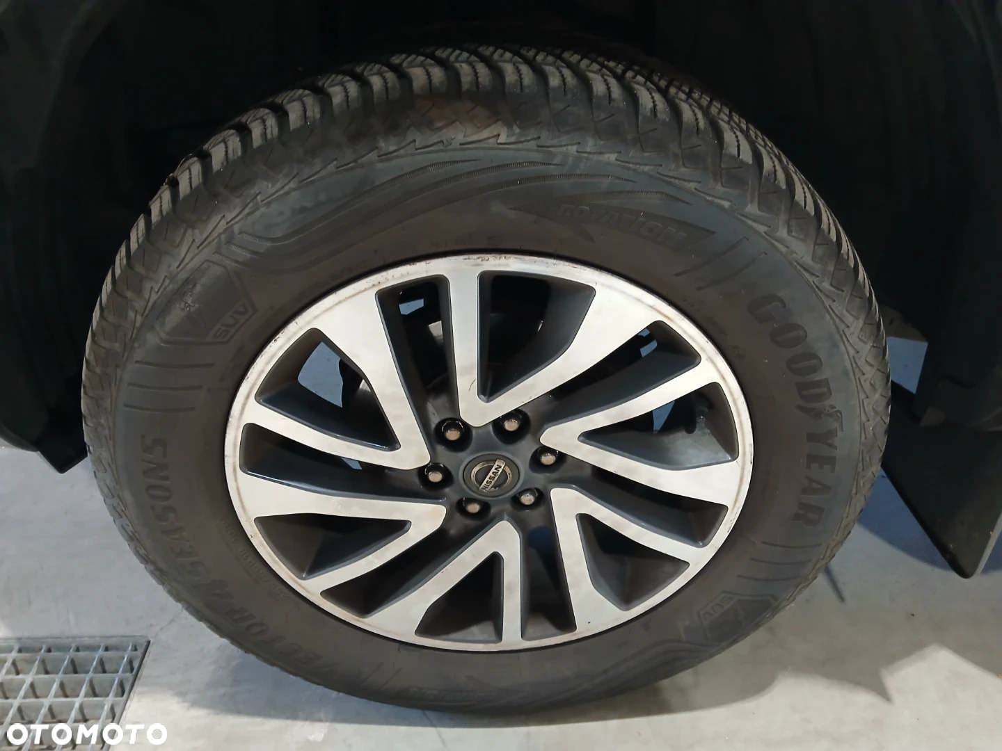 Nissan Navara DC 4x4 Autm N-Connecta - 24