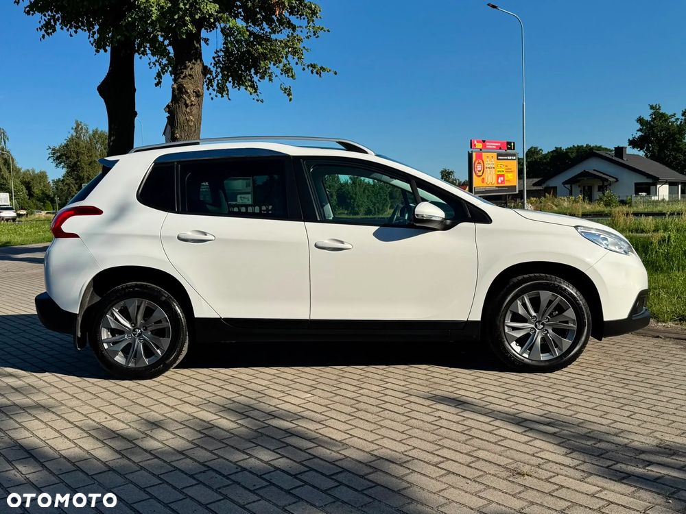 Peugeot 2008 1.6 e-HDi Style S&S - 10