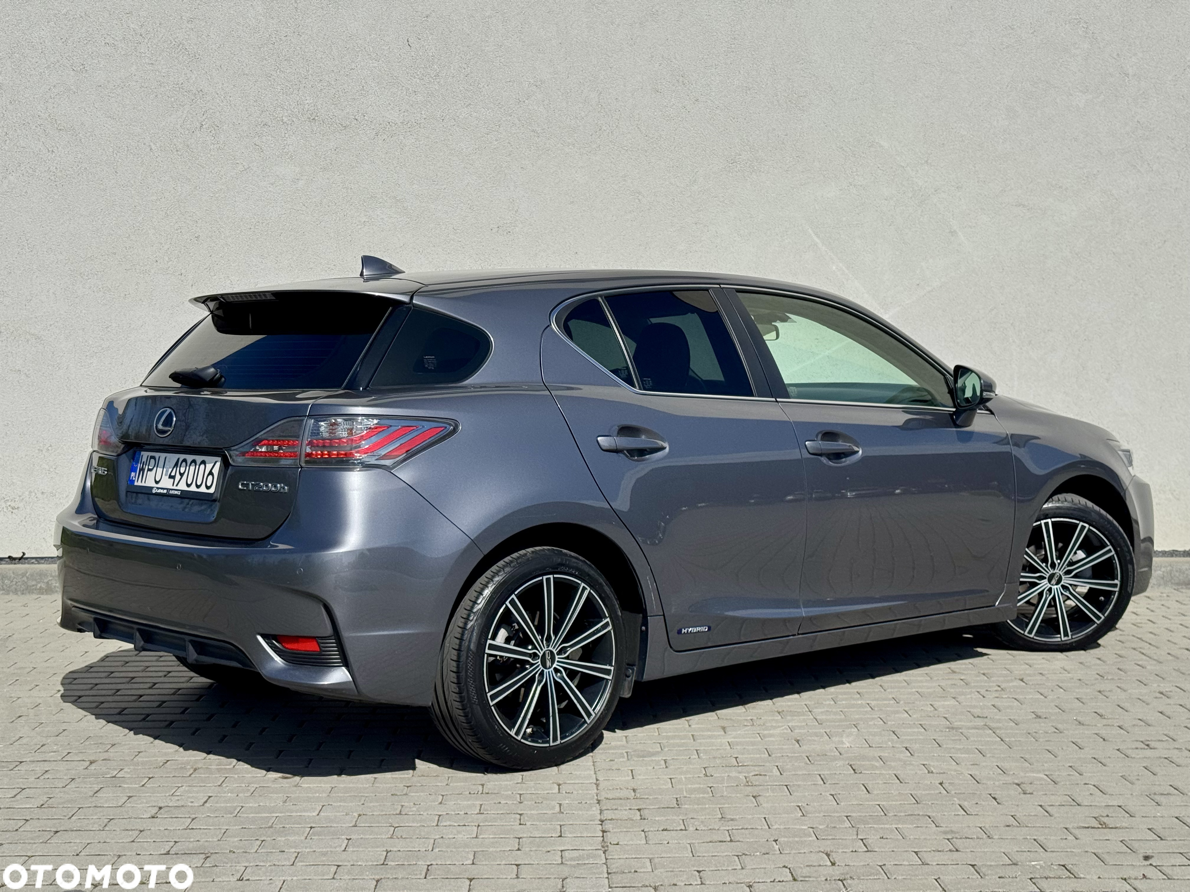 Lexus CT - 11