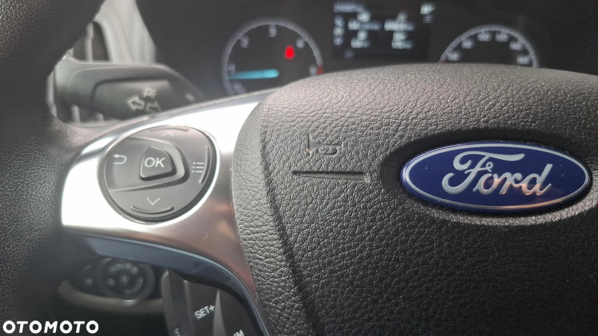 Ford CONNECT - 20