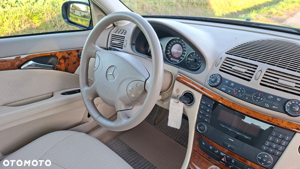Mercedes-Benz Klasa E 200 Kompressor Automatik Elegance - 25