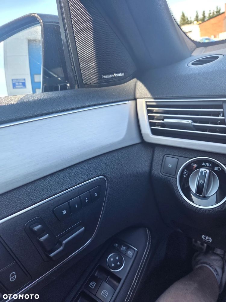 Mercedes-Benz Klasa E 250 BlueEFFICIENCY 7G-TRONIC Avantgarde - 13