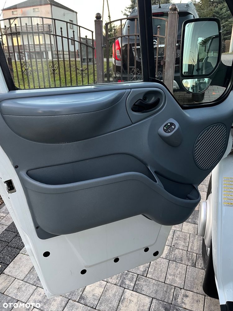 Ford Transit - 25
