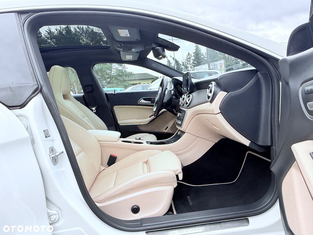 Mercedes-Benz CLA 250 7G-DCT AMG Line - 20