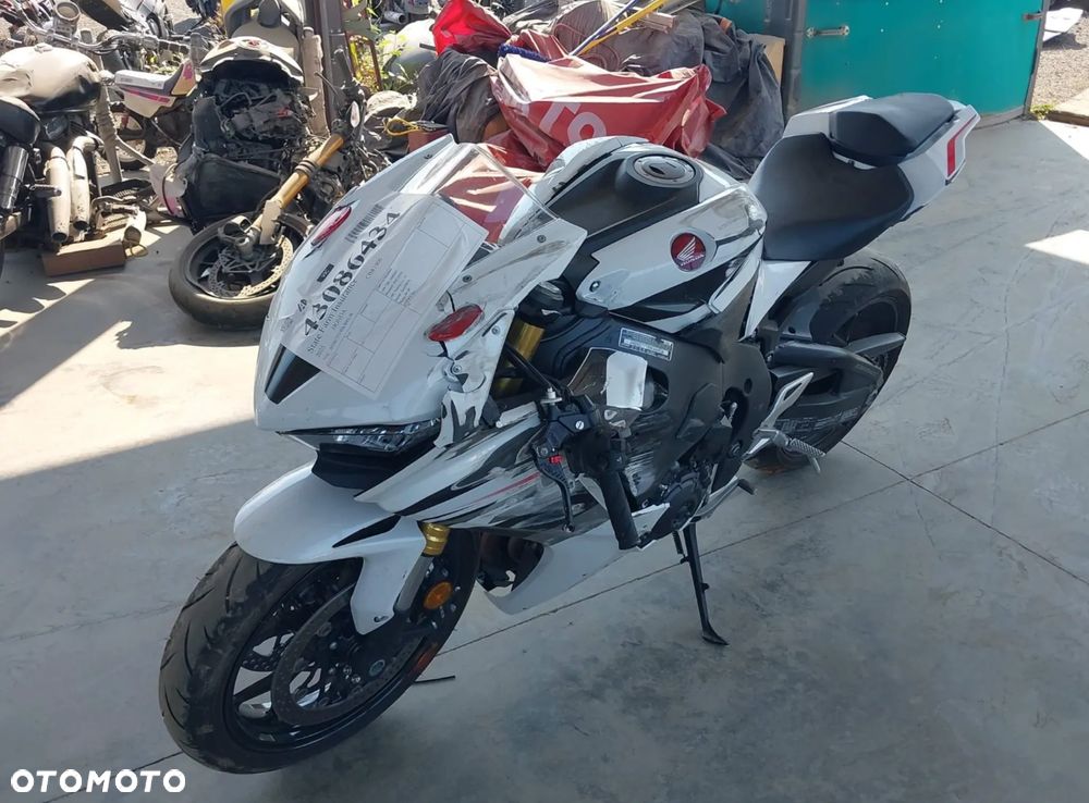 Honda CBR - 9