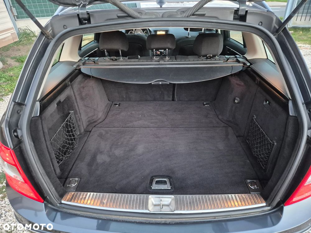 Mercedes-Benz Klasa C 200 CDI Elegance - 13