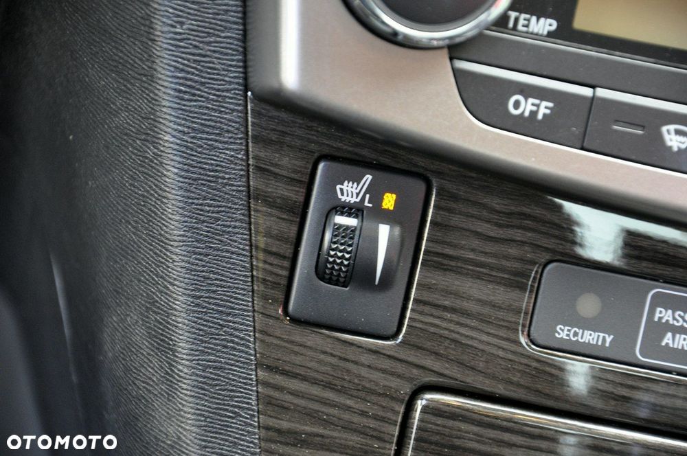 Toyota Avensis 2.0 Multidrive S Executive - 31