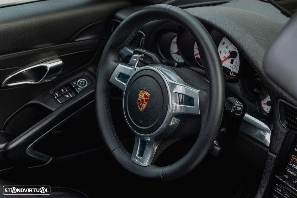 Porsche 911 (991) Carrera 4 Cabriolet PDK Black Edition - 23
