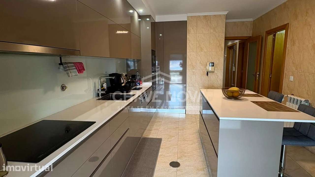 Apartamento T3 Mobilado c/ Garagem Box em São João de Ver - SMFeira - Grande imagem: 2/14