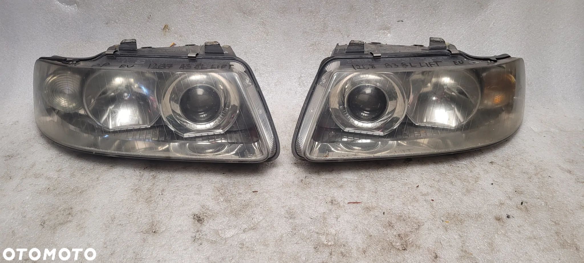 AUDI A3 8L LIFT 00-03 LAMPA PRZÓD PRAWA+LEWA HELLA ORYGINAŁ - 1