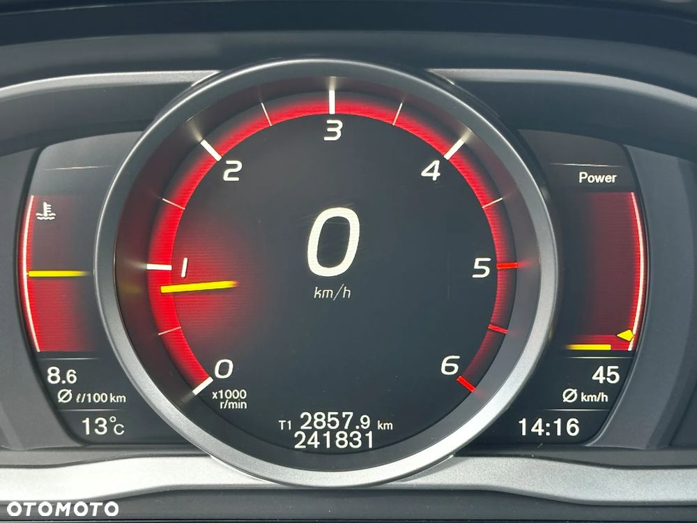 Volvo XC 60 D4 Momentum - 26