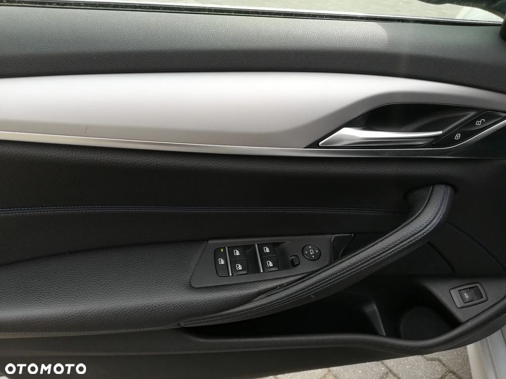 BMW Seria 5 520d Touring M Sport Edition - 28