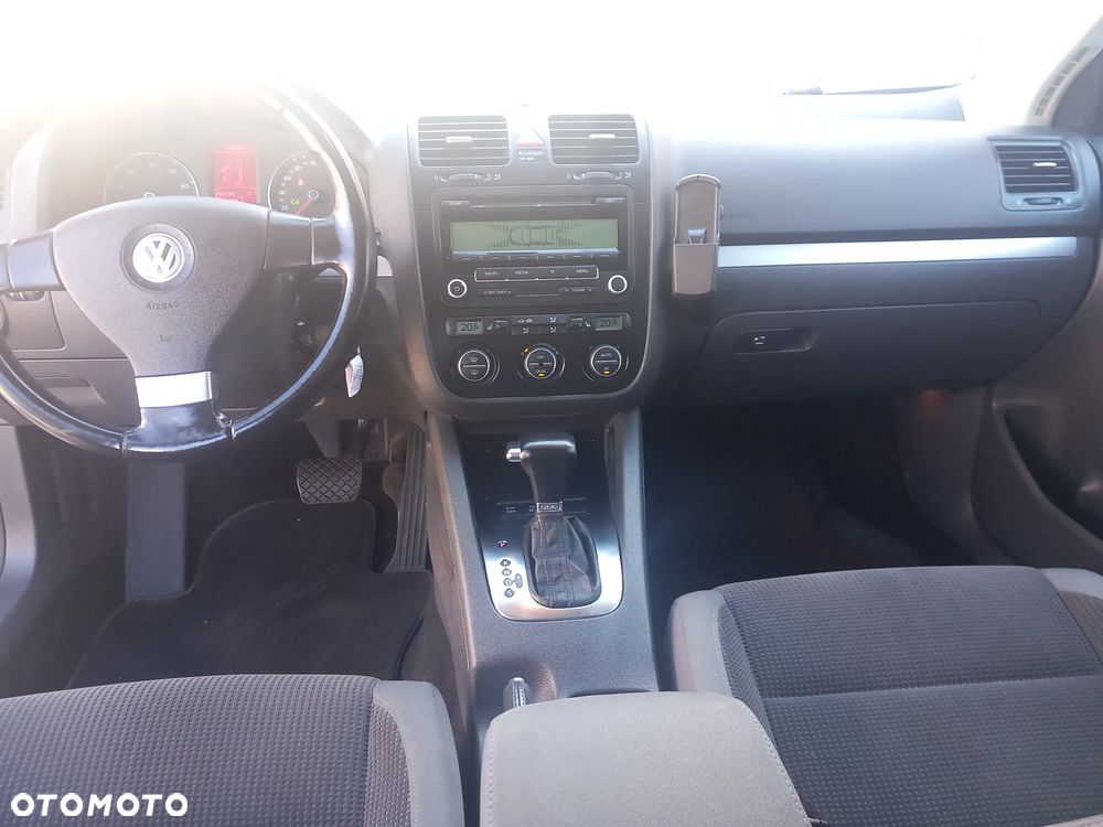 Volkswagen Golf 1.4 TSI DSG MATCH - 33