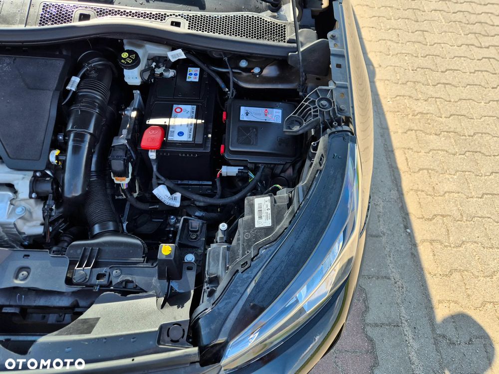 Peugeot 2008 PureTech 130 EAT8 Allure Pack - 28