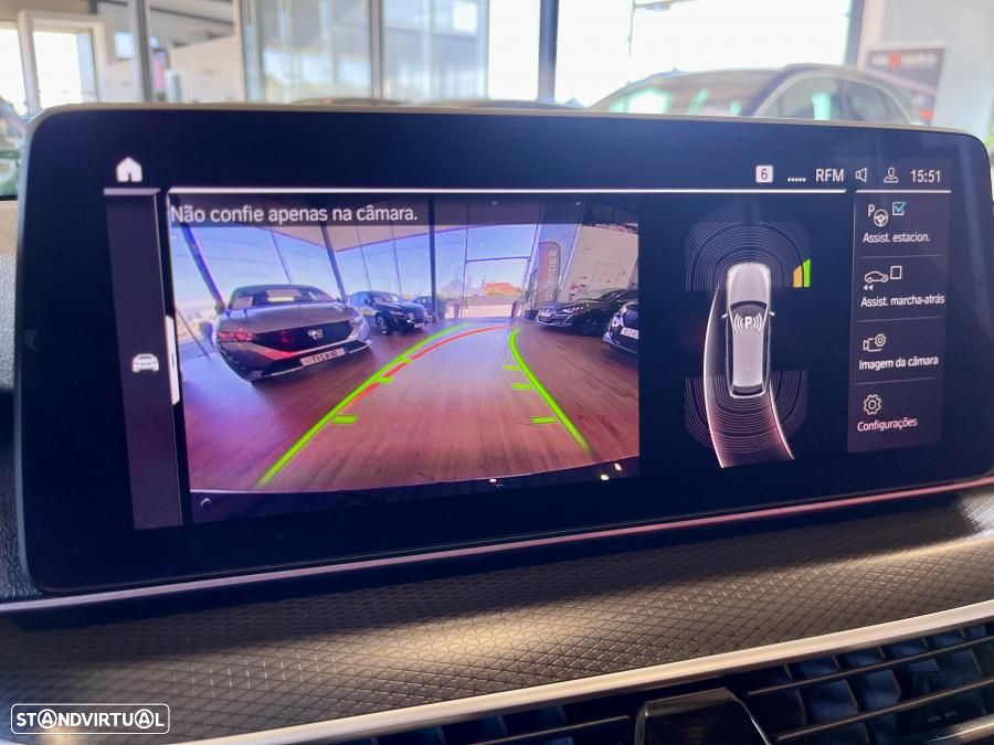 BMW 530 e Pack Desportivo M - 28