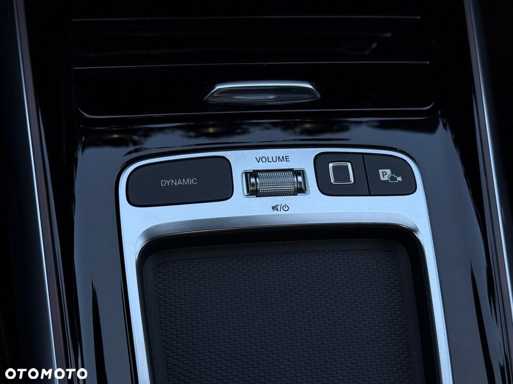 Mercedes-Benz GLA 200 d AMG Line - 24