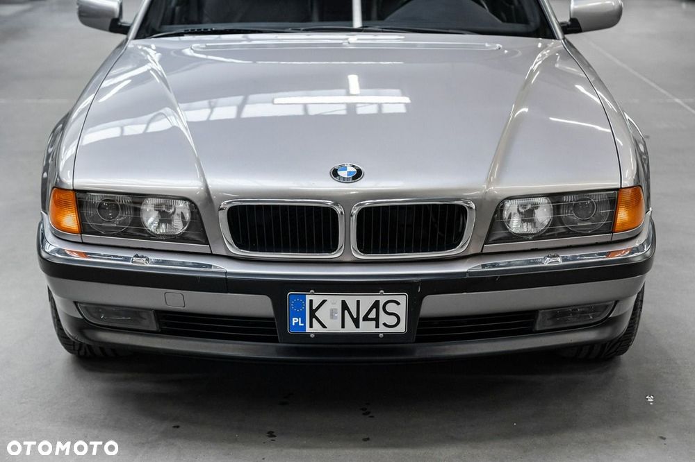 BMW Seria 7 740i V8 - 17