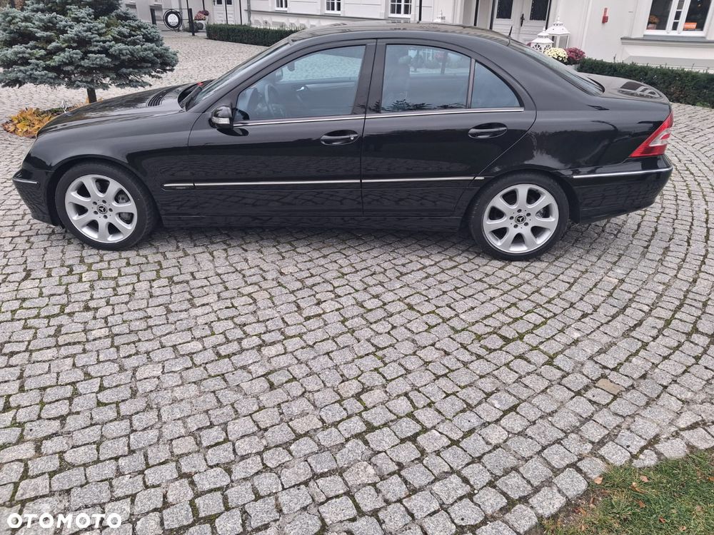 Mercedes-Benz Klasa C - 32