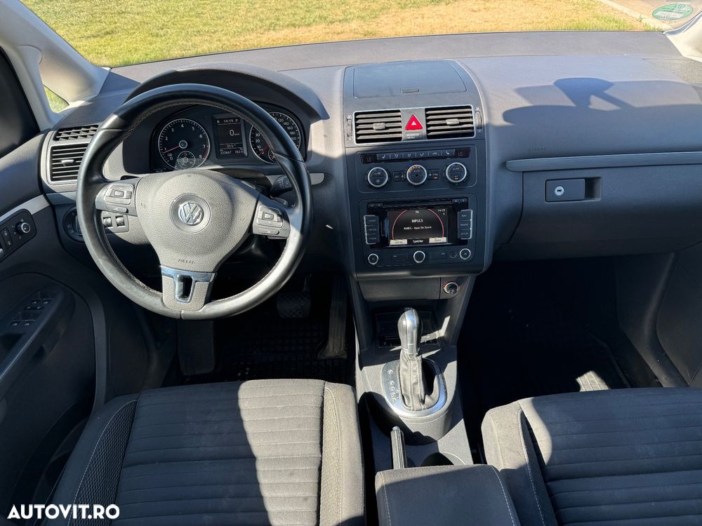 Volkswagen Touran - 4