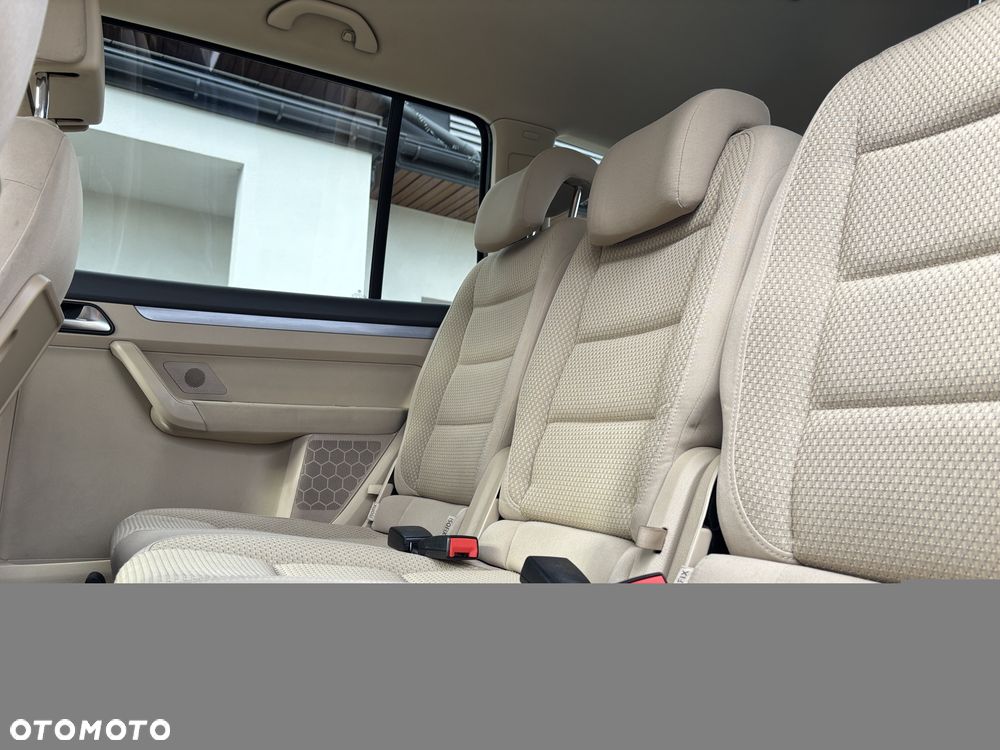 Volkswagen Touran 2.0 TDI DPF Comfortline - 27