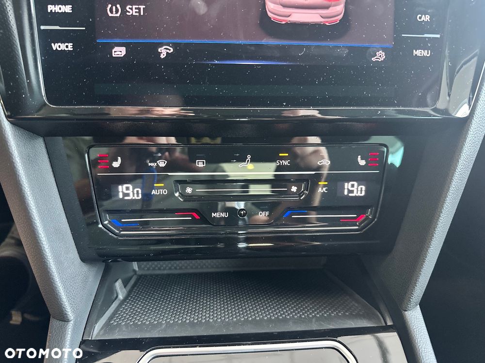 Volkswagen Passat - 18