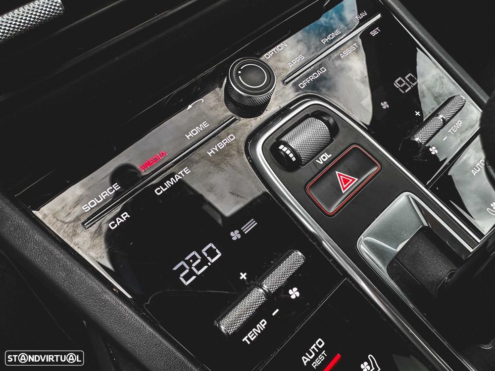 Porsche Cayenne Coupé E-Hybrid - 42