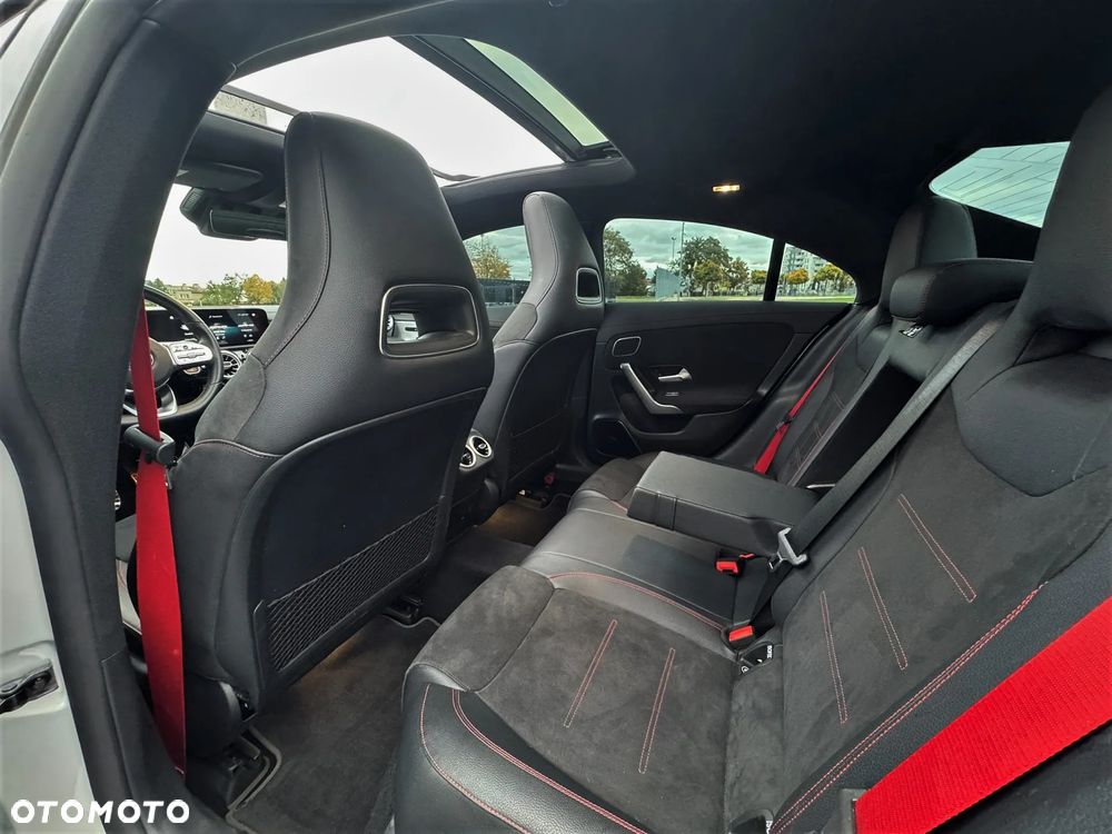 Mercedes-Benz CLA AMG 35 4Matic AMG Speedshift 7G-DCT - 30