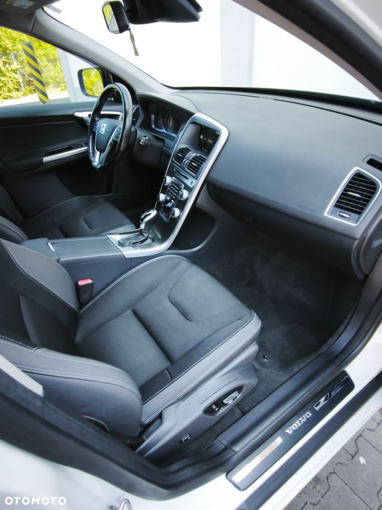 Volvo XC 60 T5 Geartronic Kinetic - 14