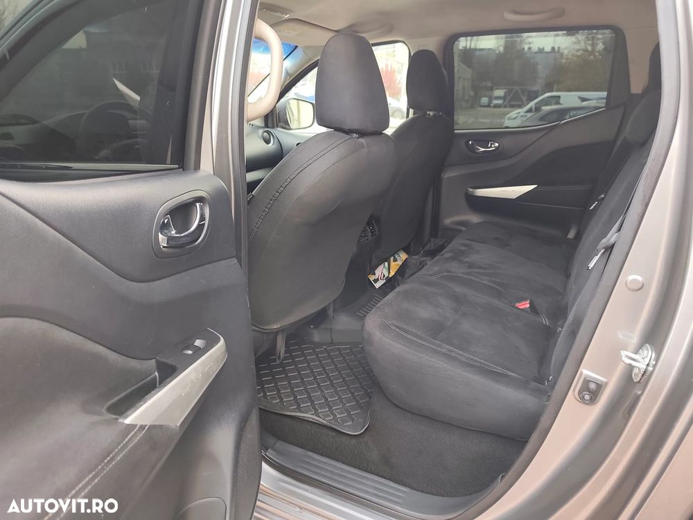 Nissan Navara 2.3 dCi Bi Turbo Double Cab N-Connecta - 25