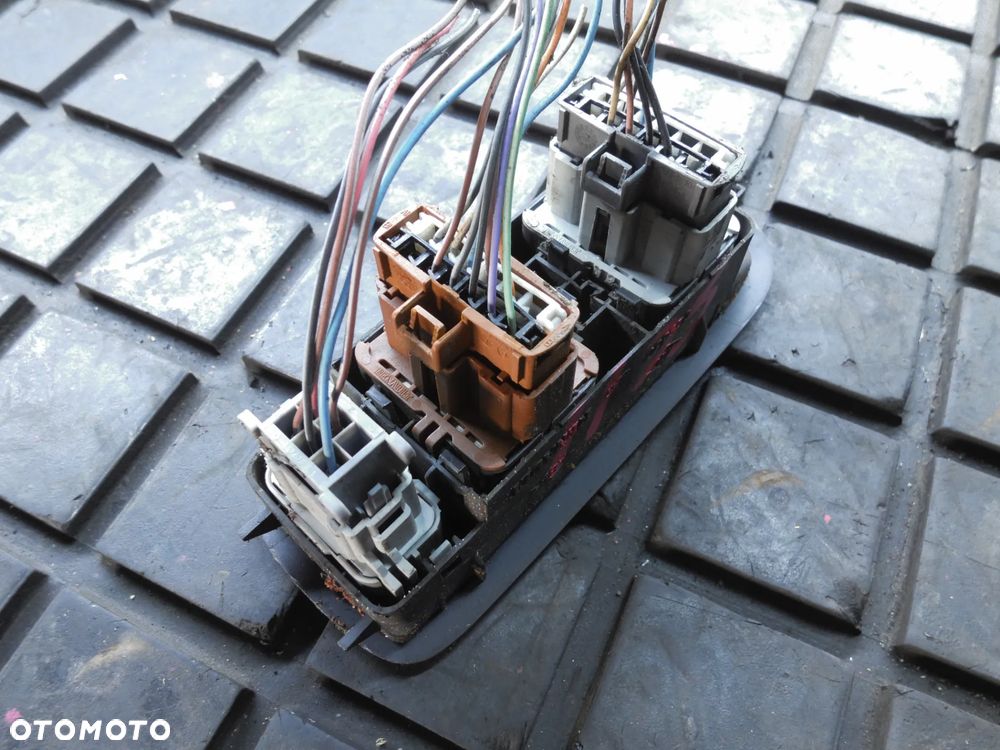 RENAULT SCENIC II PANEL STEROWANIA PRZEDNI PRZEŁĄCZNIK SZYB KIEROWCY LEWY PRZÓD 156018070 - 4