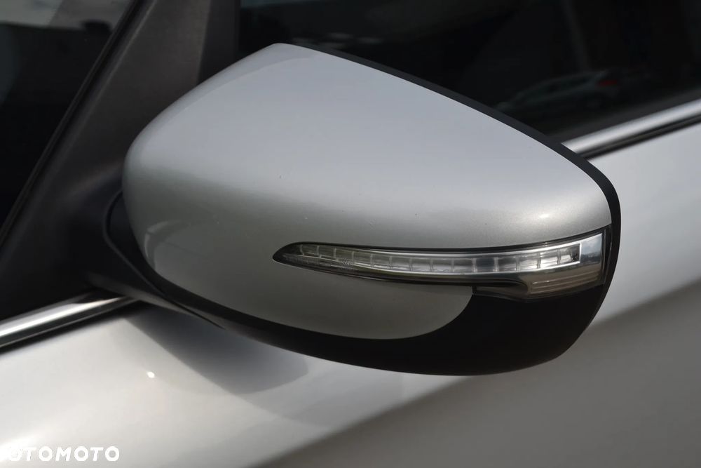 Kia Carens - 13